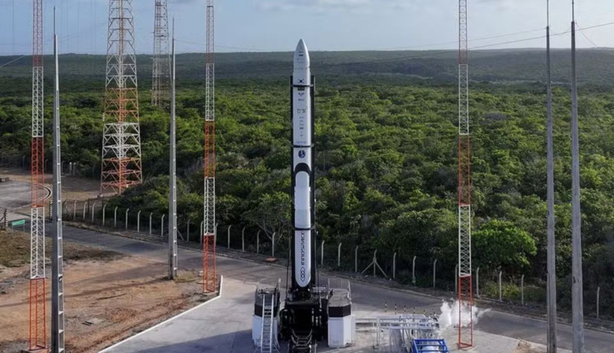 primeiro-foguete-comercial-que