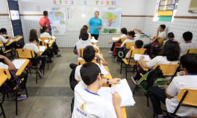 servidores-da-educacao-de-mana