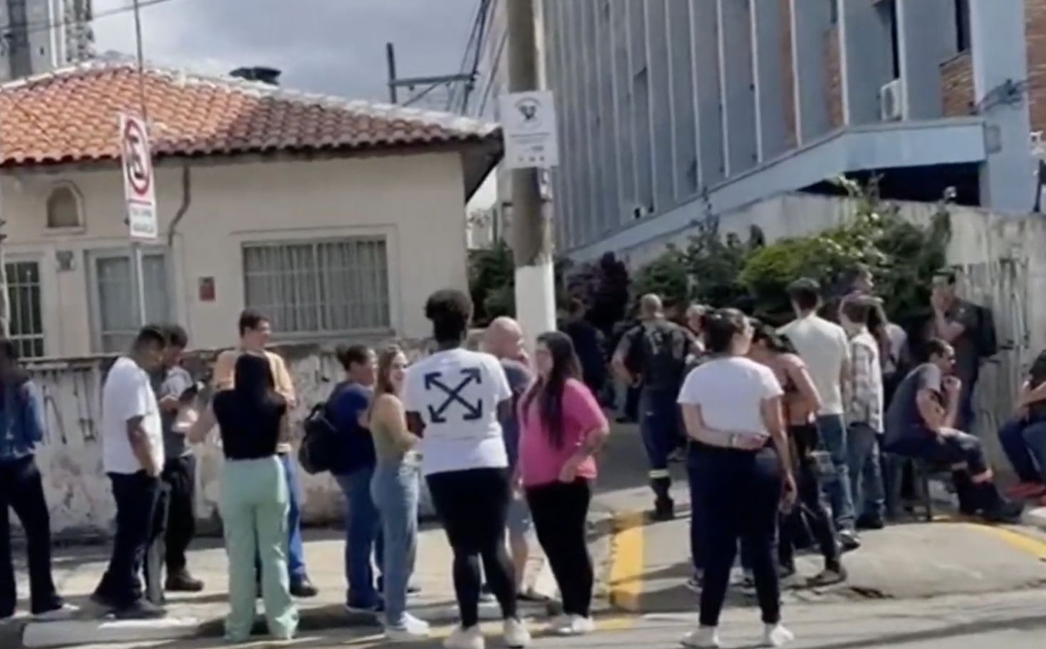 trabalhadores-enfrentam-fila-e