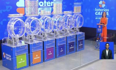 dois-boloes-e-4-apostas-simple