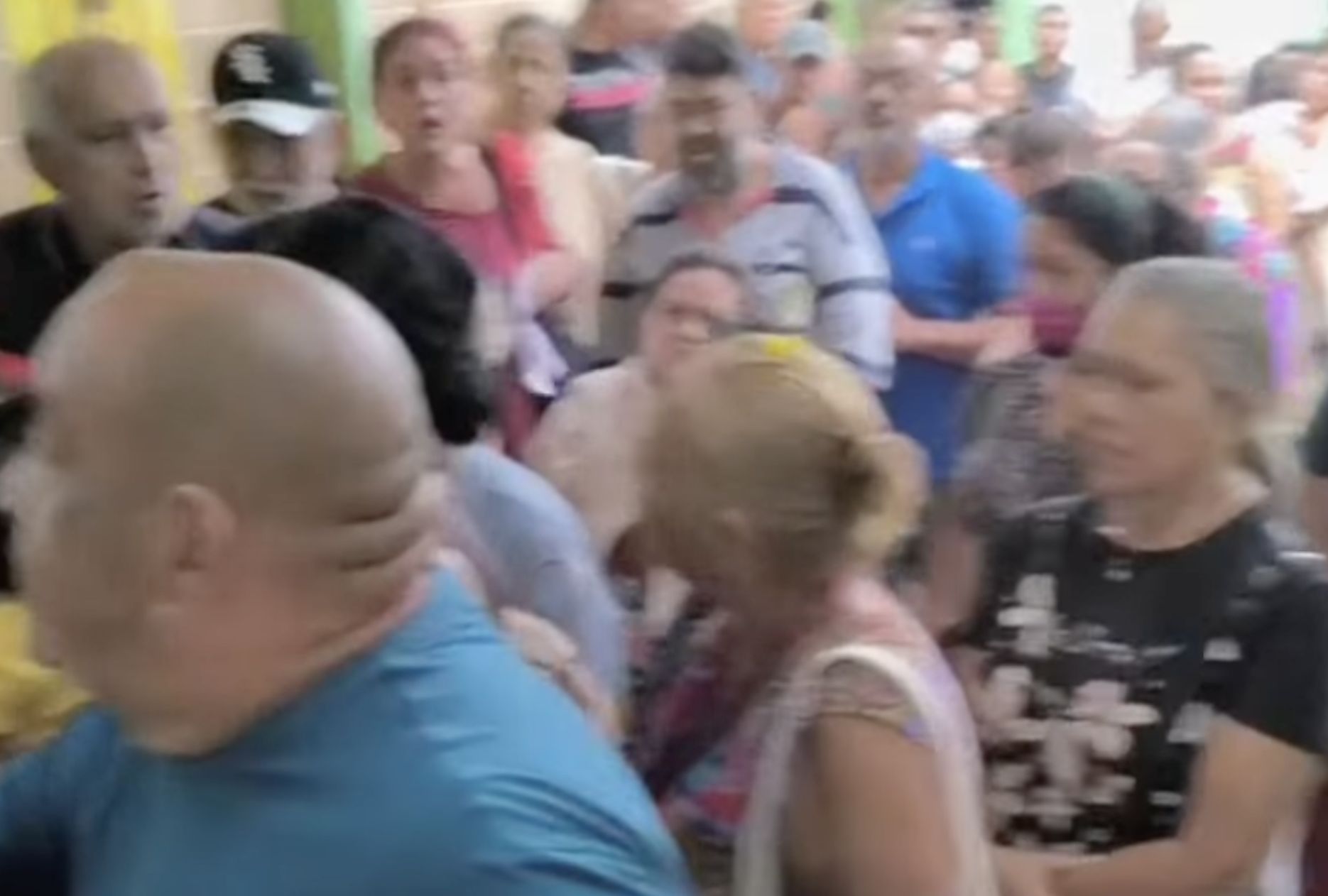 grandes-filas-e-confusao-marca