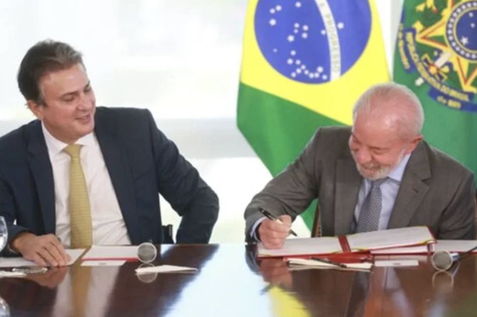 lula-assina-mp-com-reajuste-de
