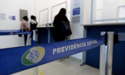mais-880-mil-aposentados-ainda