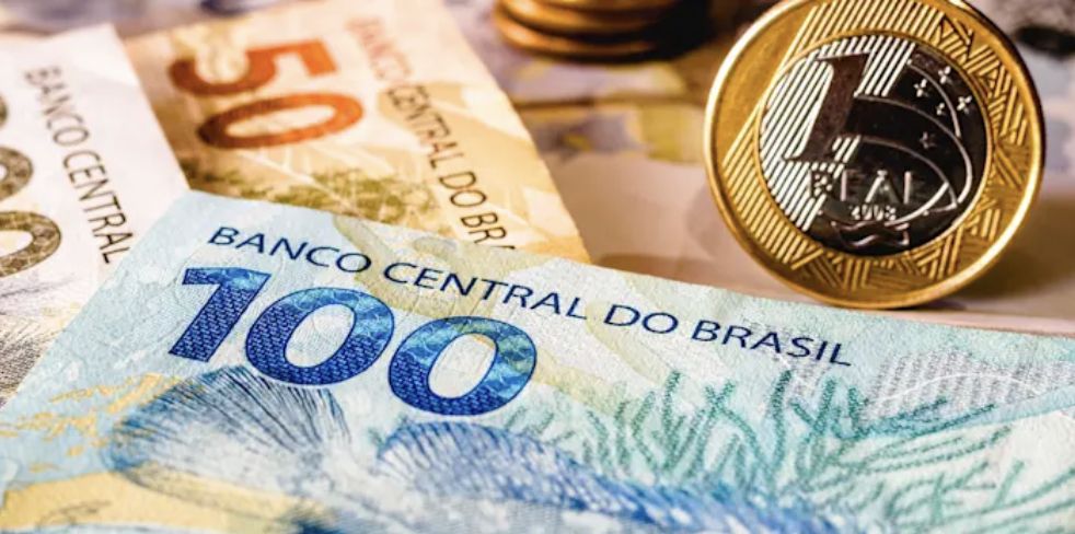 mercado-financeiro-reduz-para-