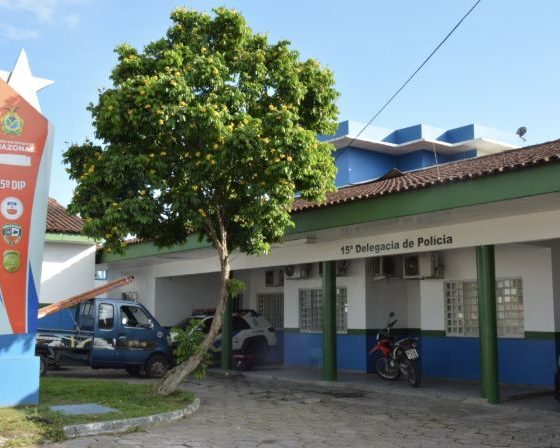 mulher-e-presa-suspeita-por-de