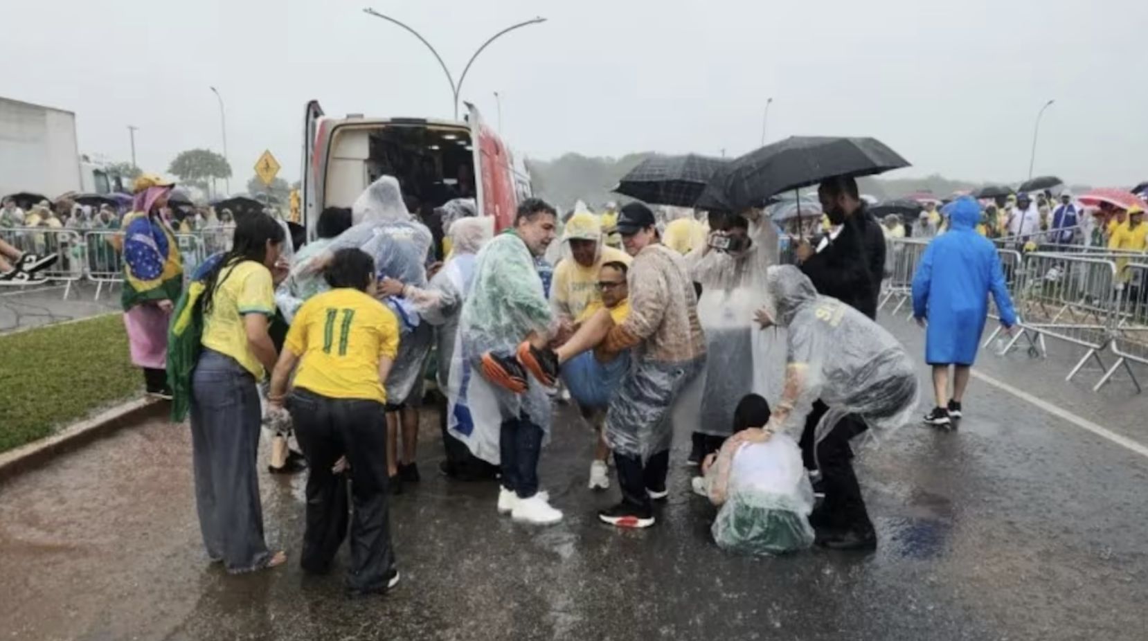 raio-atinge-apoiadores-do-depu