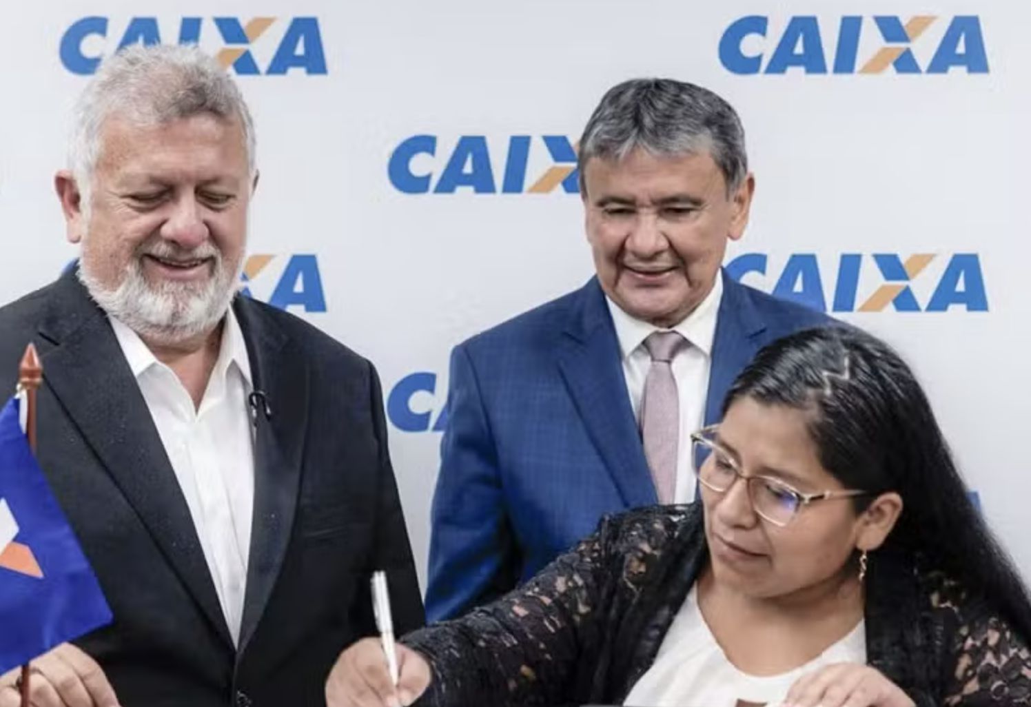caixa-e-ministerio-do-desenvol
