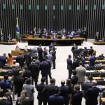 camara-dos-deputados-reverte-a