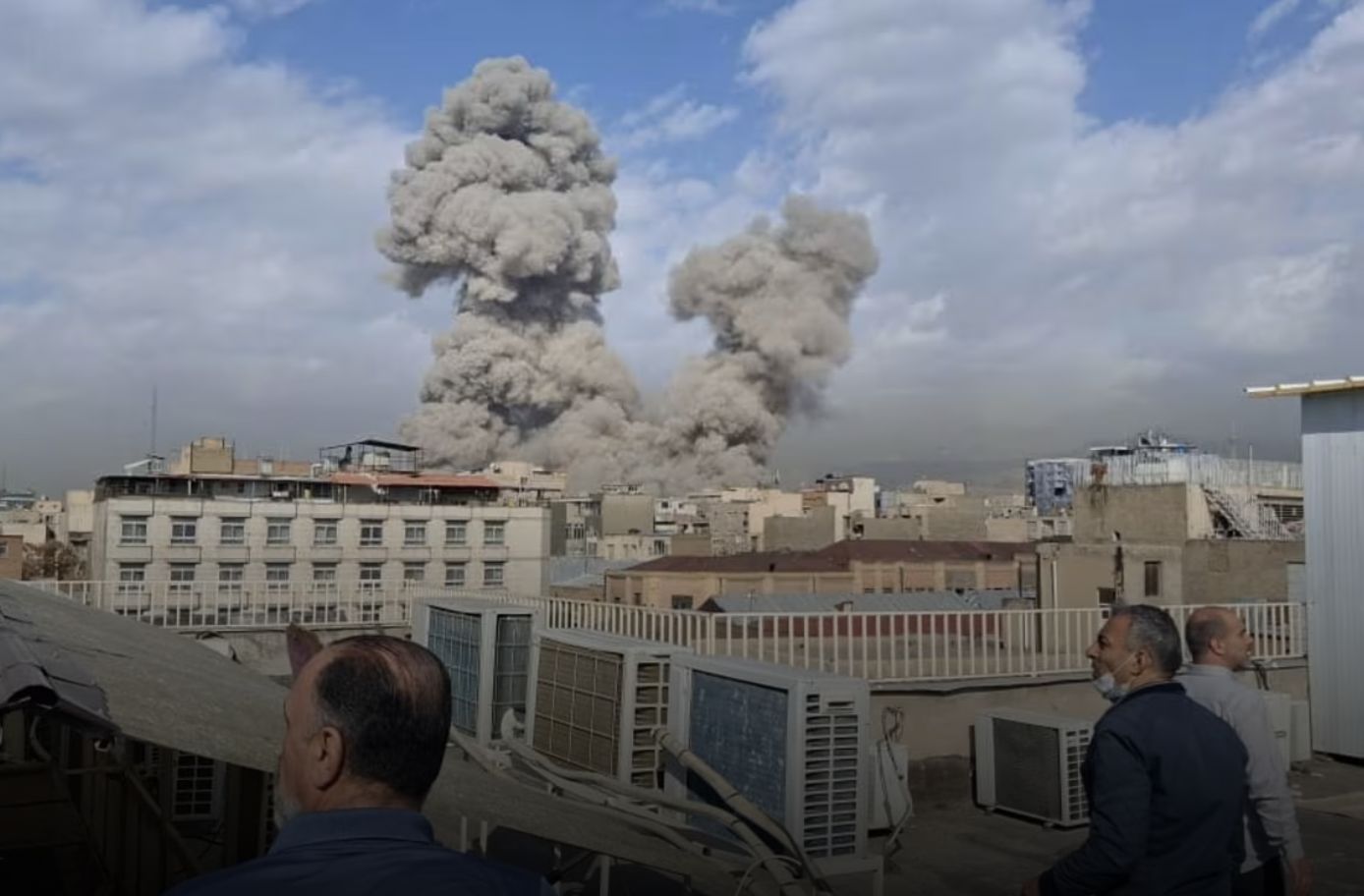 estados-unidos-e-israel-atacam