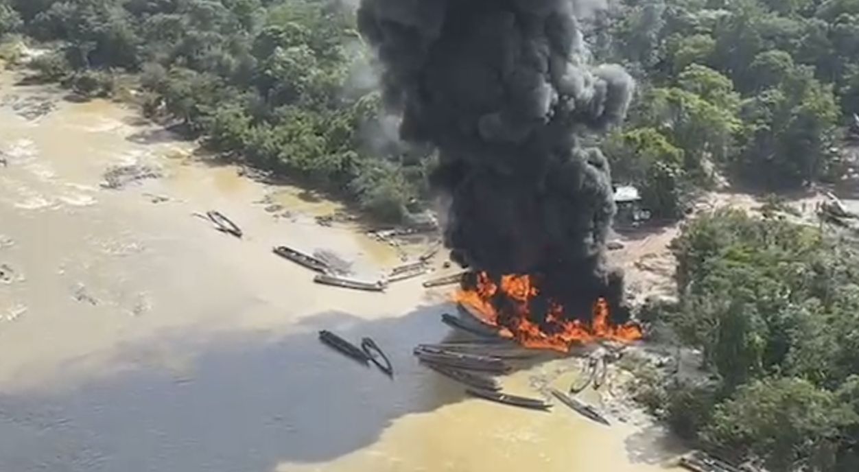 ibama-inutiliza-aeronave-usada