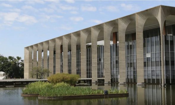 itamaraty-alerta-para-falsas-p