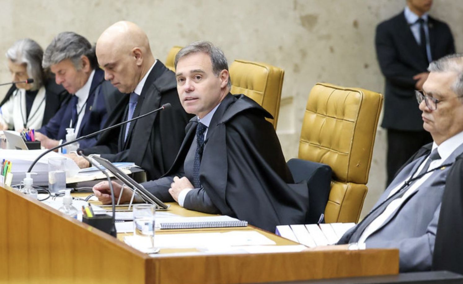 por-unanimidade-stf-condena-ac