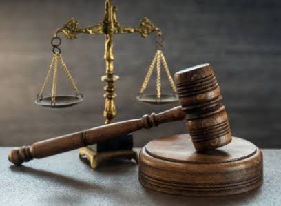 beijo-na-boca-forcado-por-cole