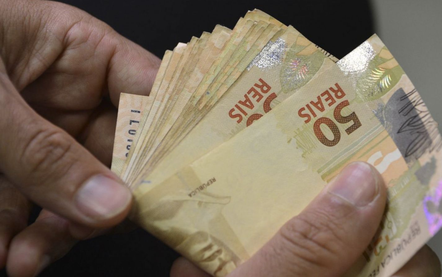 brasileiros-sacaram-em-janeiro