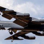 eua-sobrevoam-ira-com-bombarde