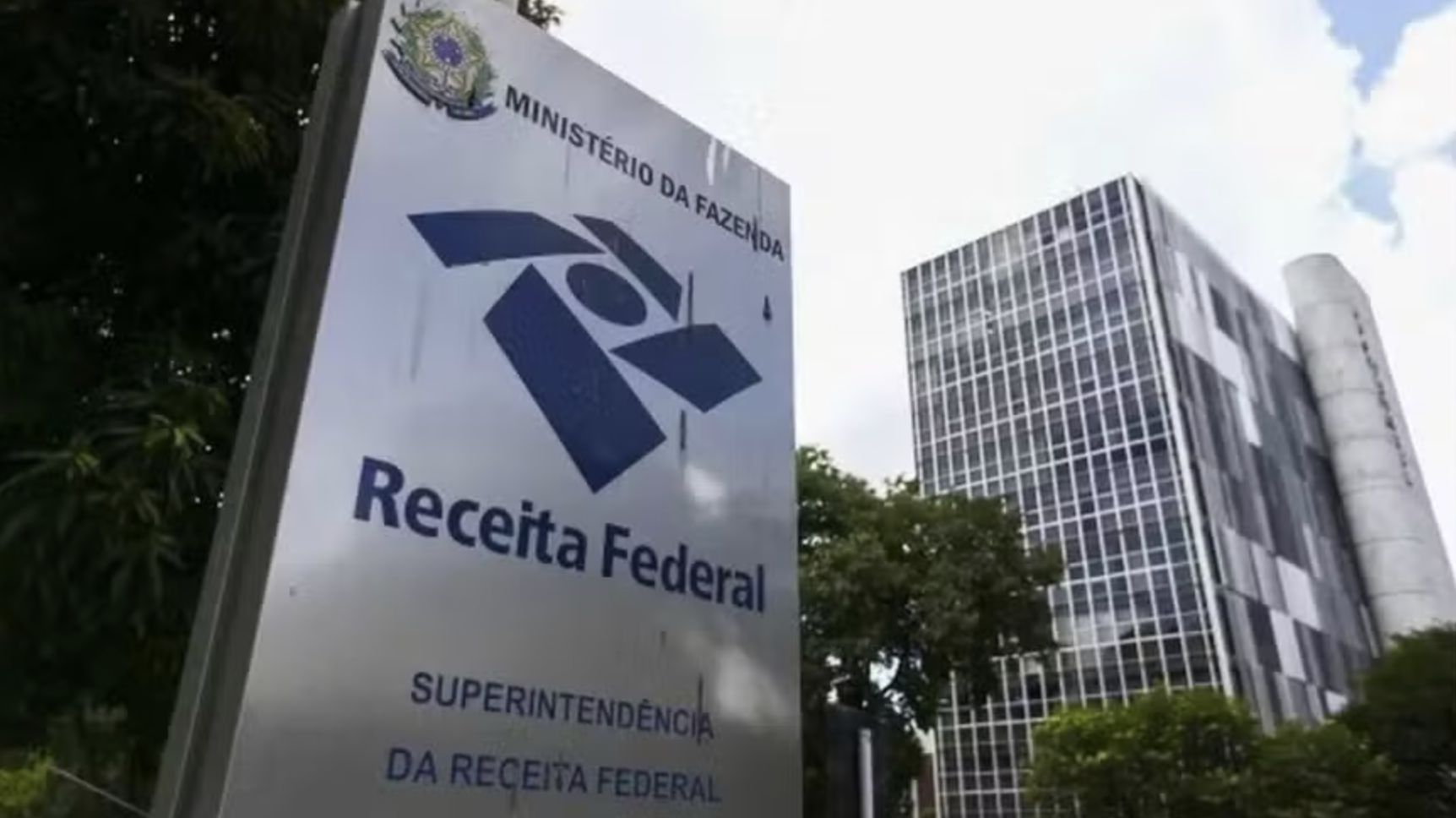 governo-federal-regulamenta-le