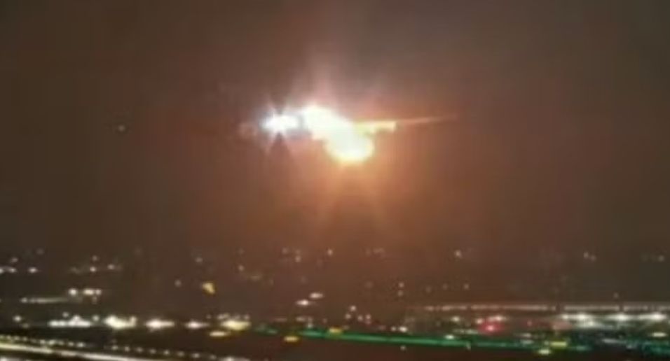 motor-de-aviao-explode-e-pilot