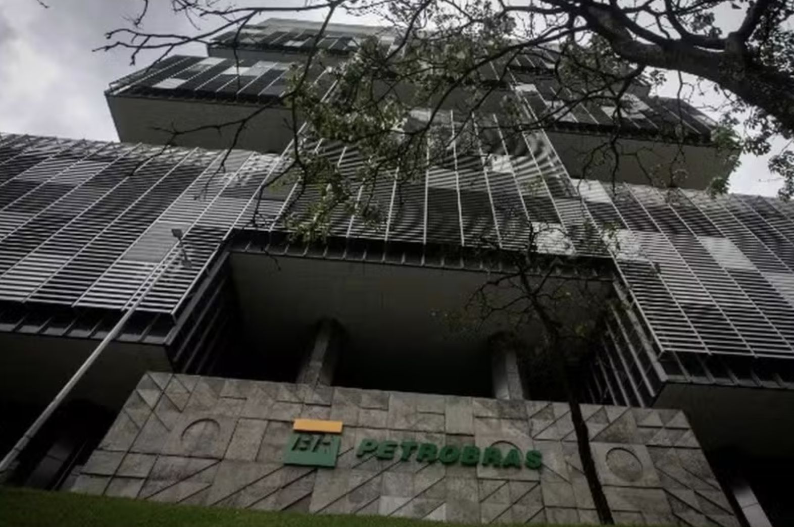 petrobras-diz-que-pode-reduzir