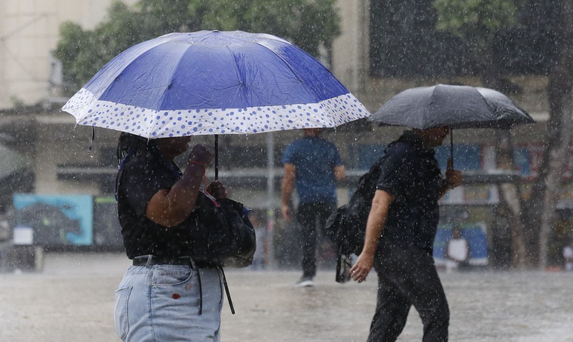 semana-comeca-com-alerta-laran