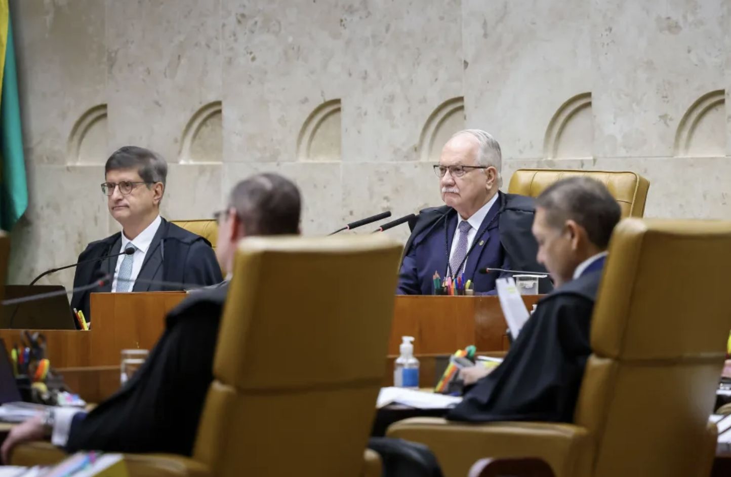 supremo-tribunal-libera-pendur