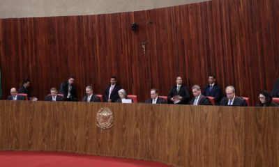 tse-proibe-que-ia-recomende-ca