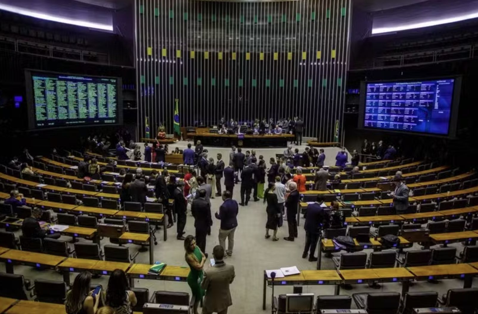 camara-aprova-projeto-que-limi