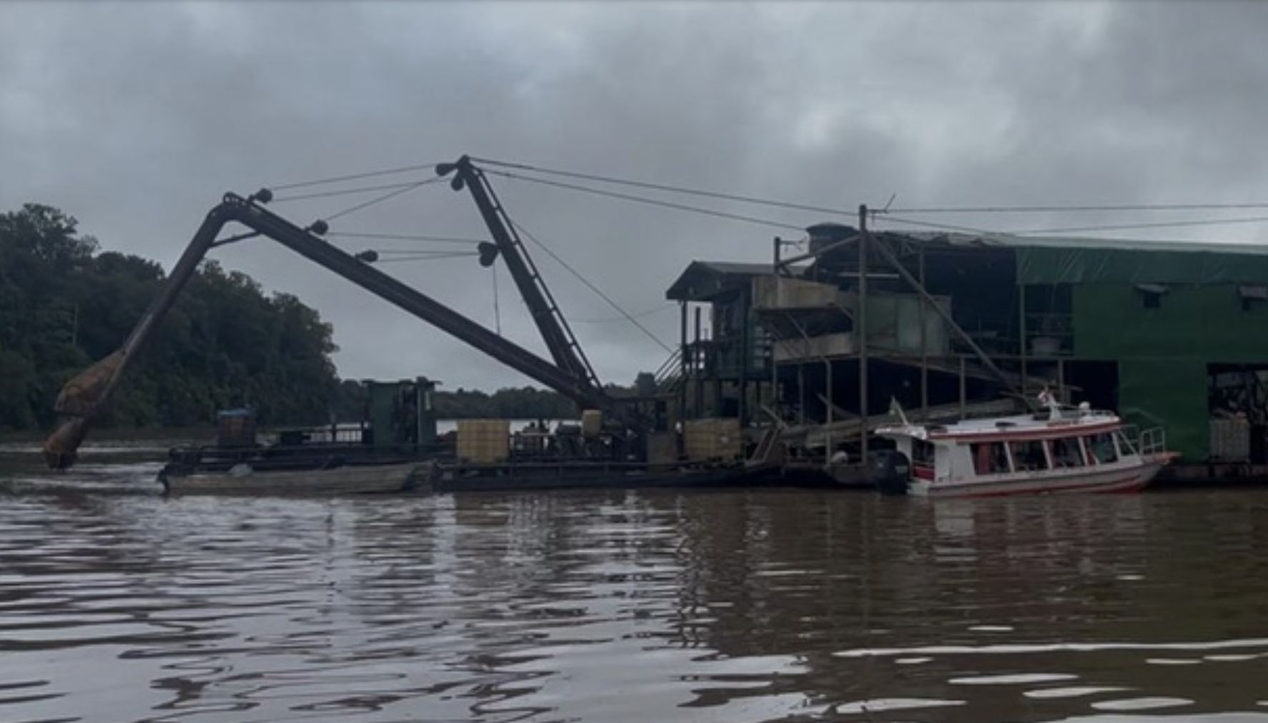 operacao-destroi-18-dragas-12-