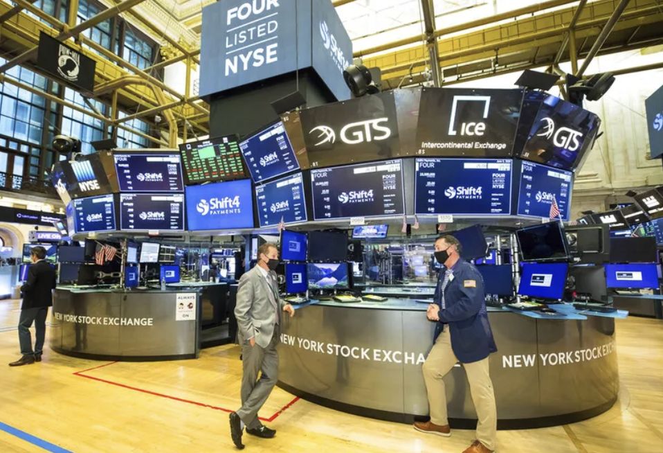 petroleo-despenca-e-bolsas-sob