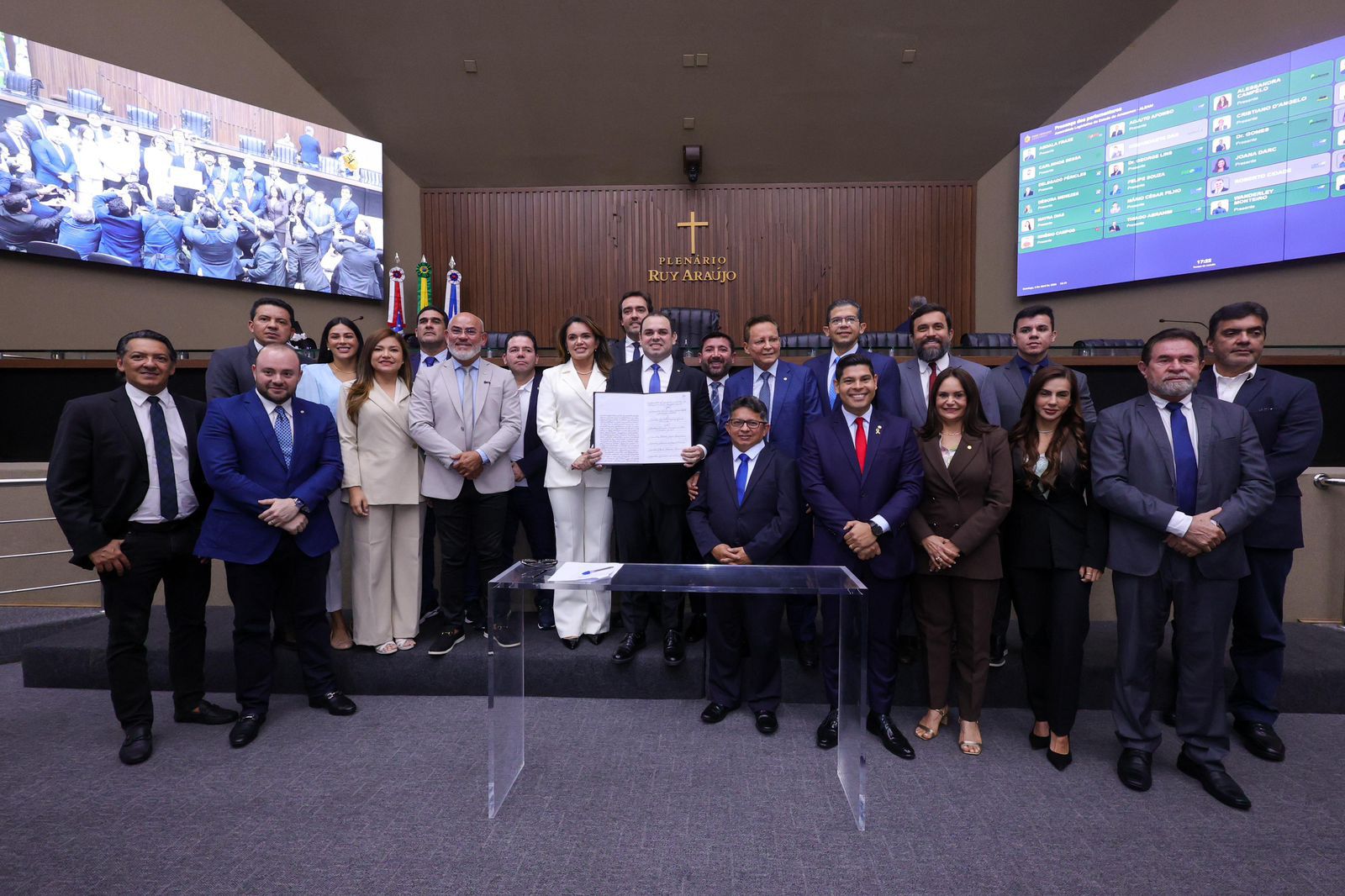 roberto-cidade-assume-o-govern