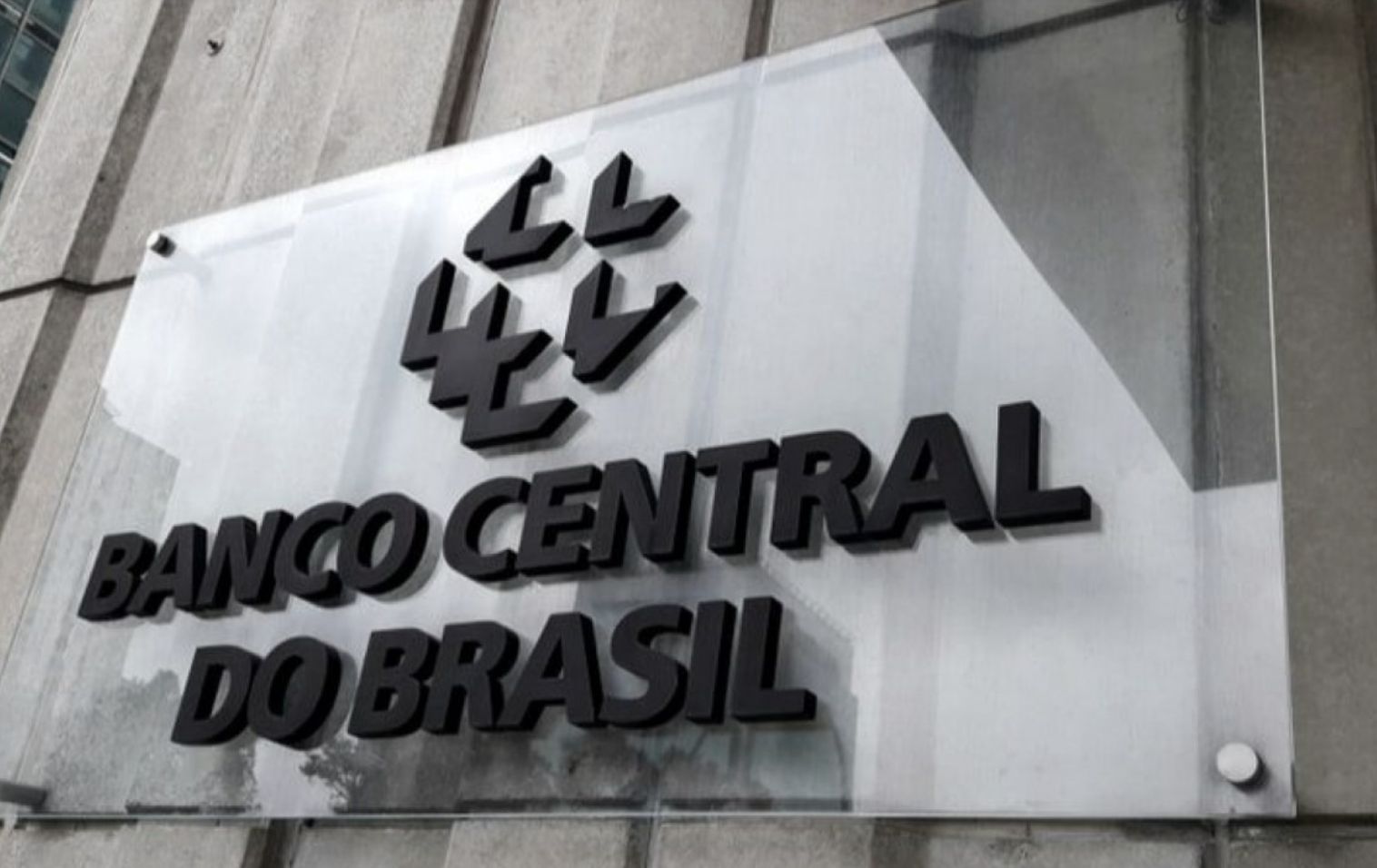 ata-do-copom-cita-conflitos-no