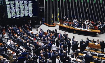 camara-dos-deputados-aprova-au