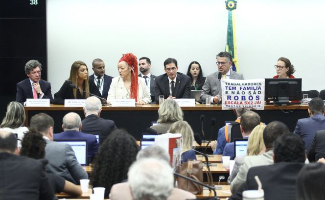 comissao-adia-votacao-da-pec-d