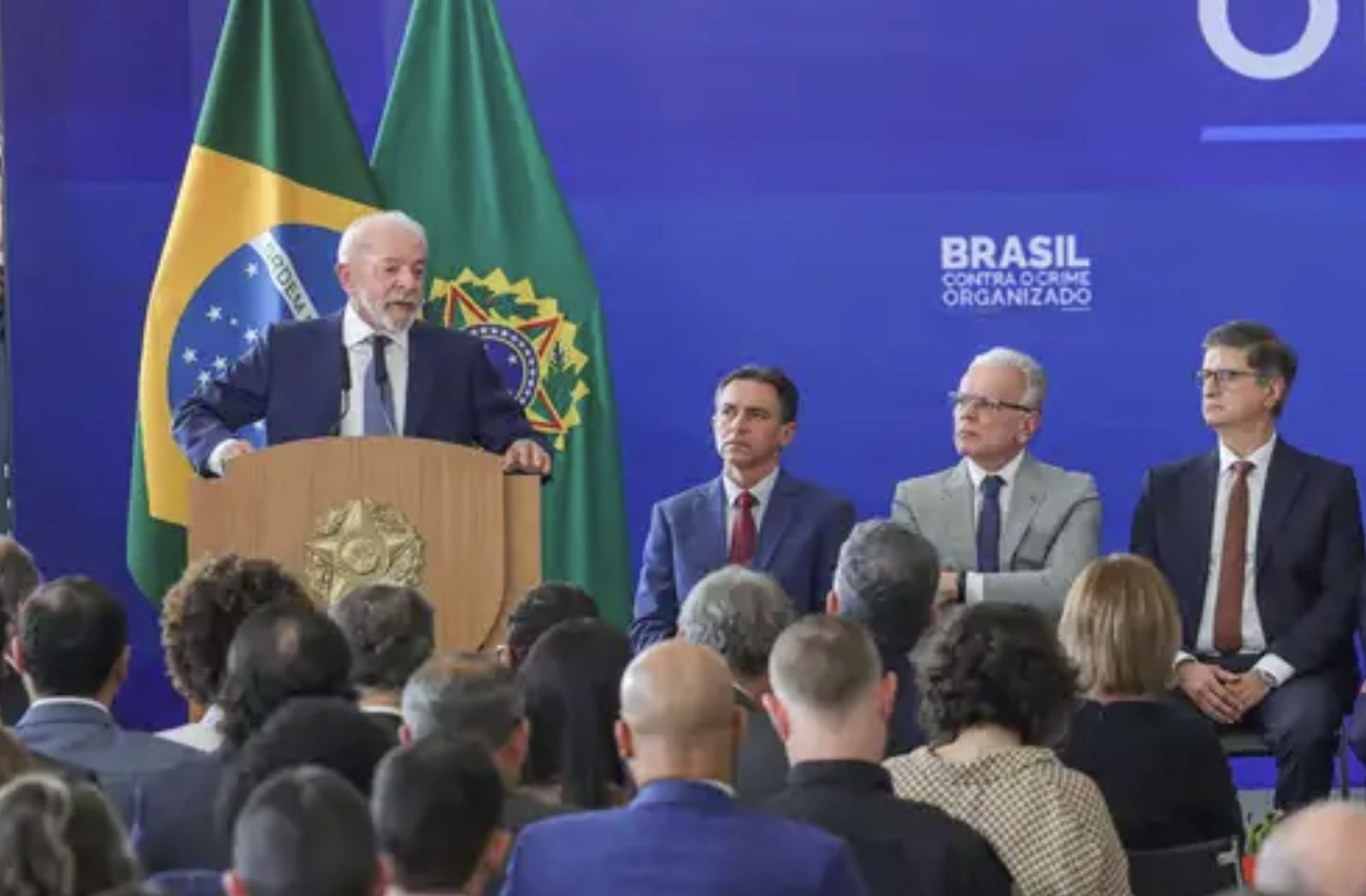 lula-diz-que-criara-ministerio