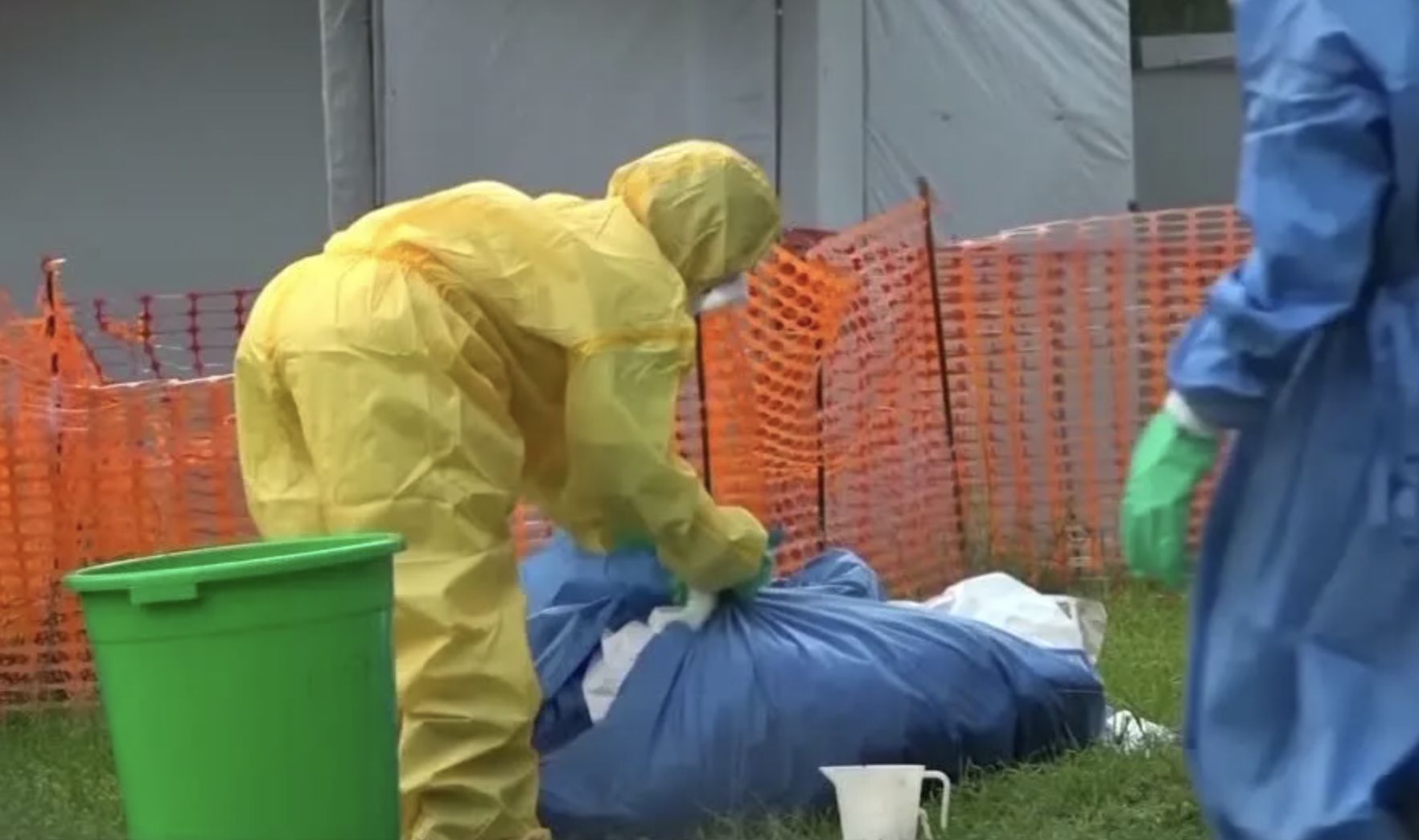oms-diz-que-surto-de-ebola-em-