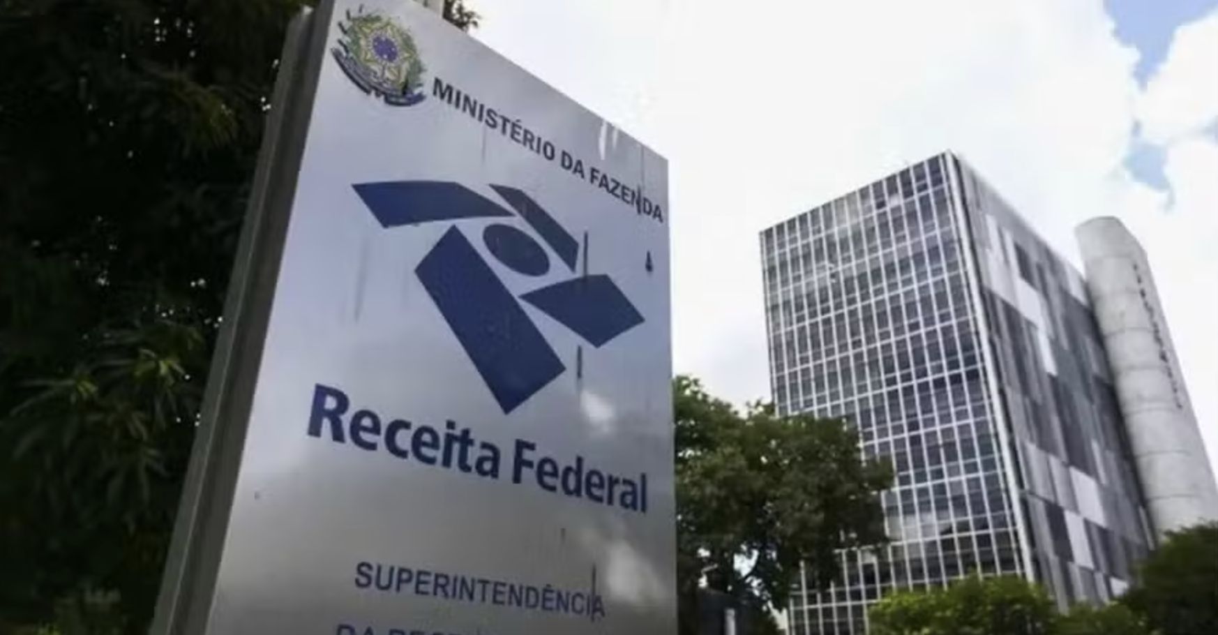 receita-notifica-971-mil-pesso