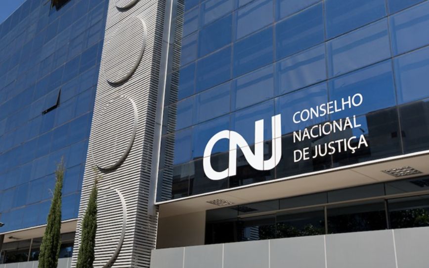 apos-voto-do-relator-cnj-adia-