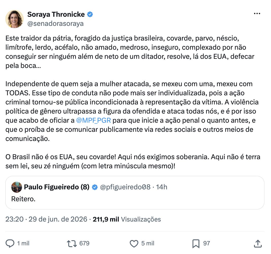 defeca-pela-boca-diz-senadora-