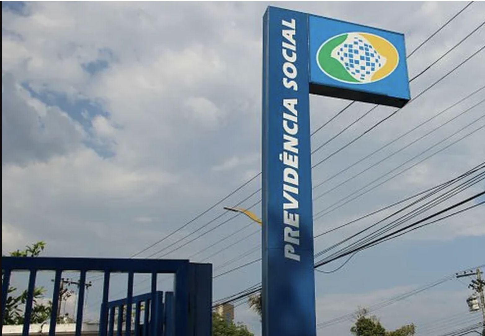 fila-de-requerimentos-ao-inss-