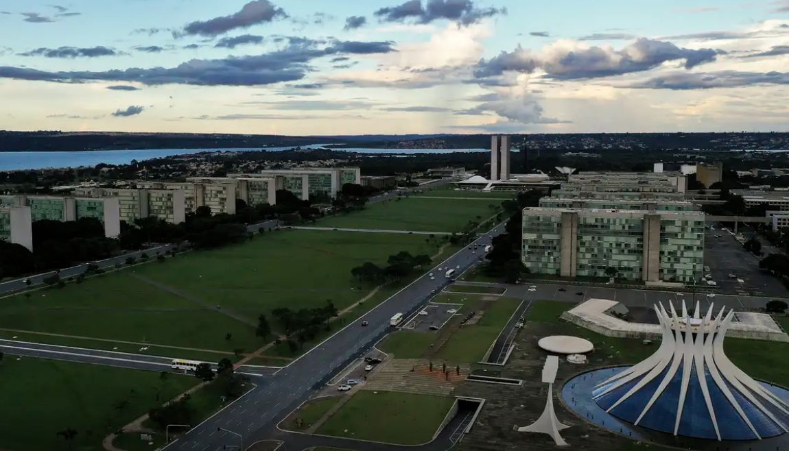 governo-federal-define-horario