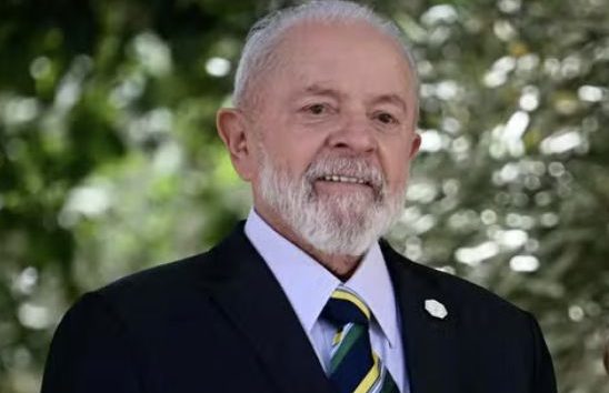 lula-chega-a-franca-para-cupul