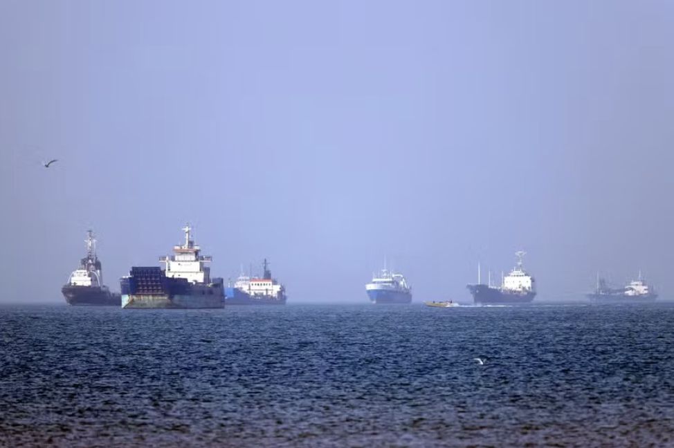 mais-de-600-navios-aguardam-lu