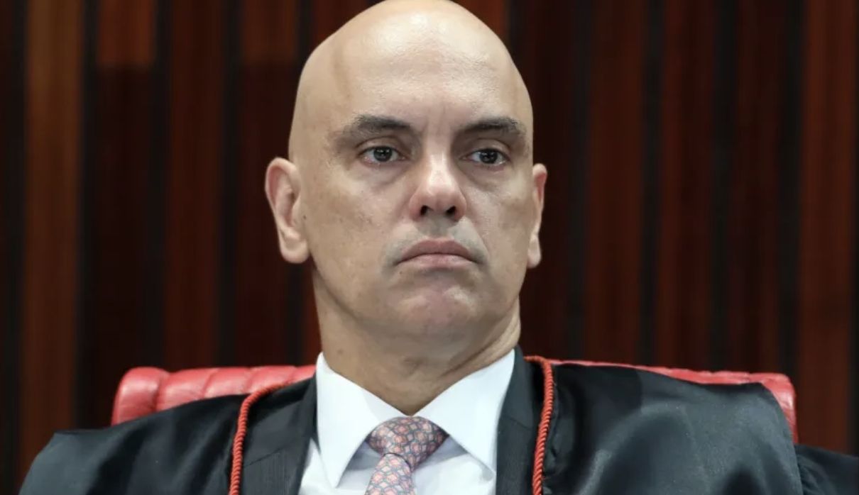 moraes-da-24h-para-bolsonaro-e