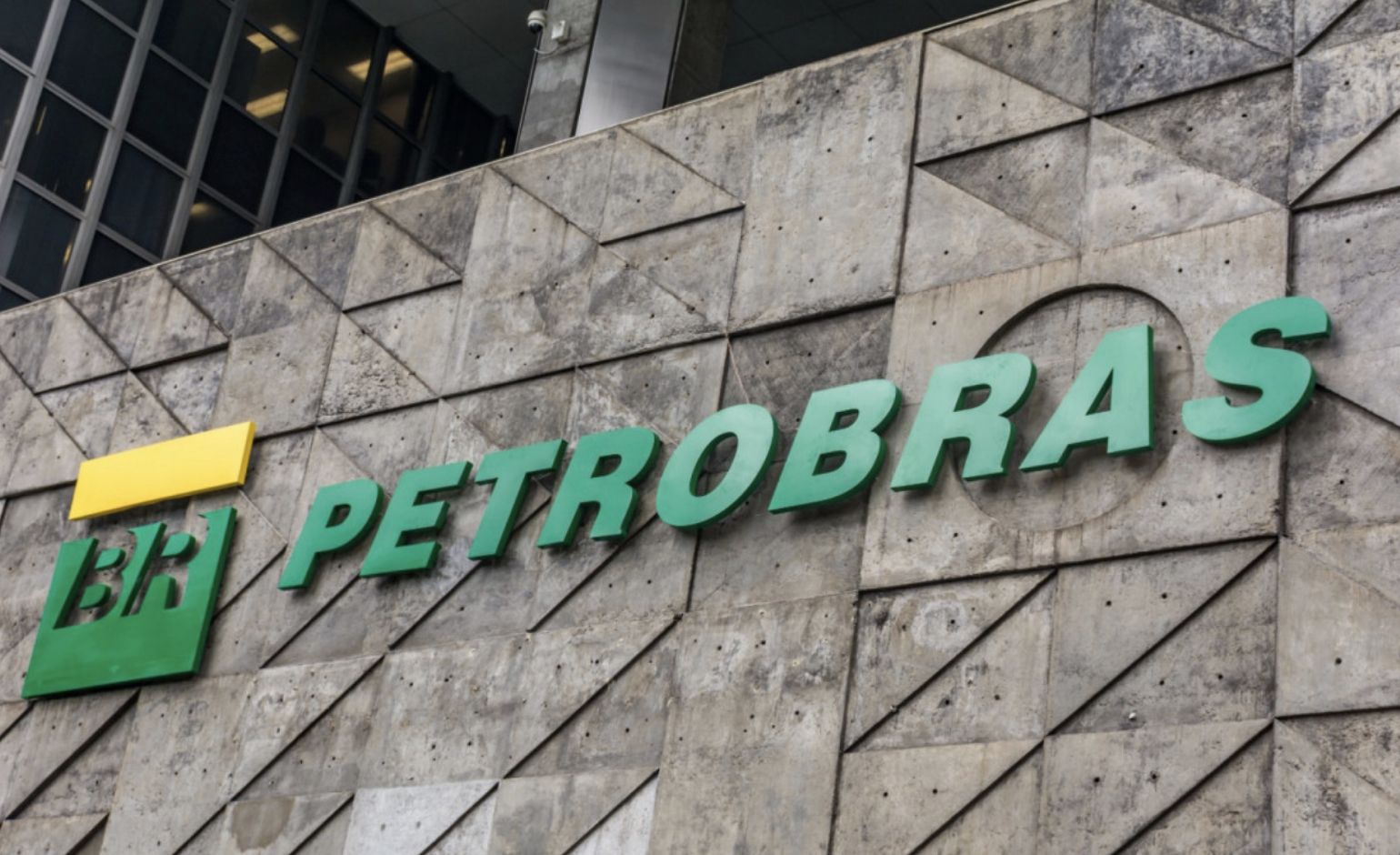 petrobras-anuncia-adesao-a-sub