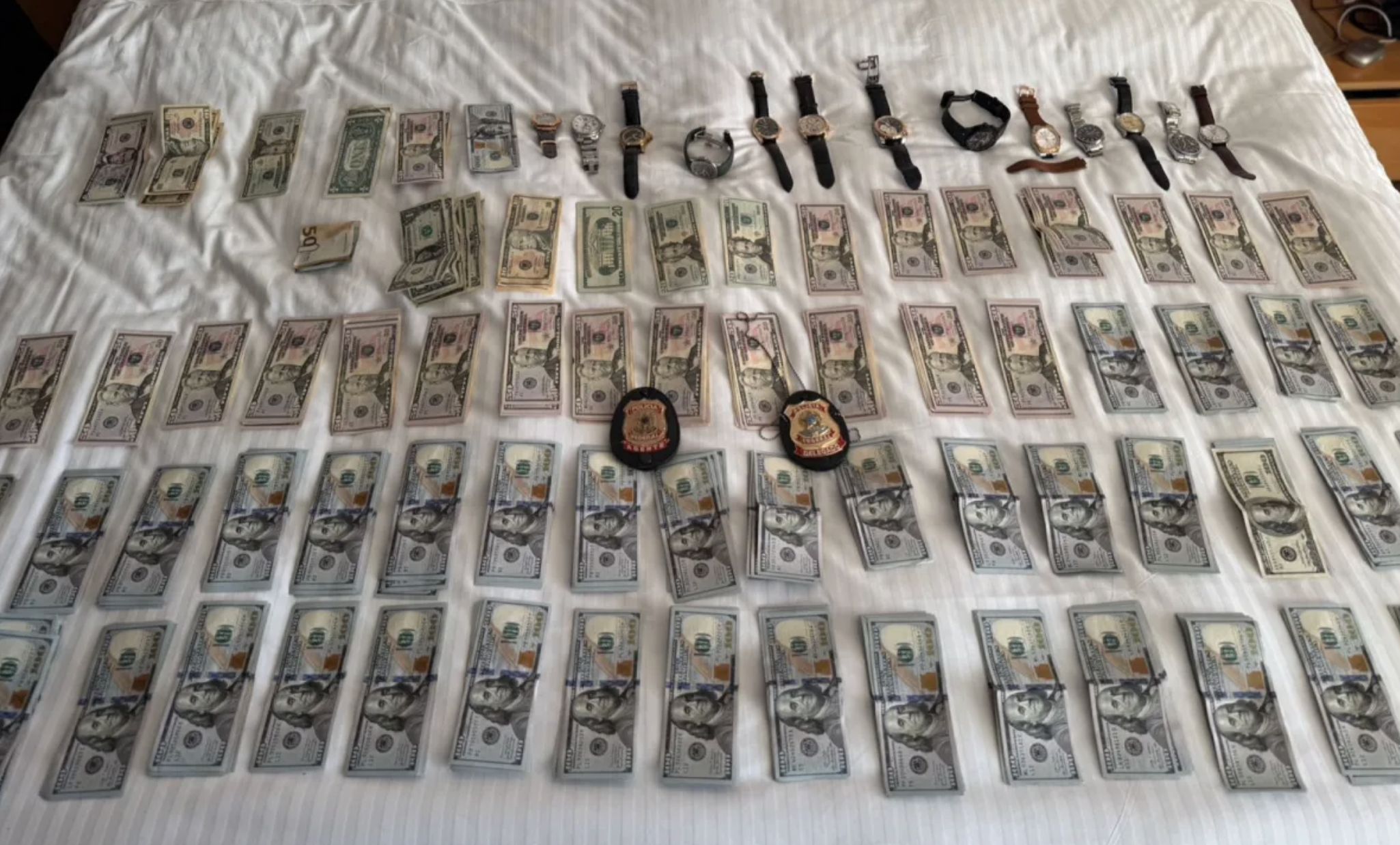 pf-apreende-55-mil-dolares-e-3