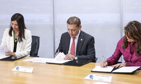 presidente-do-tse-assina-pacto