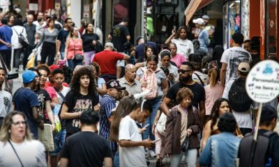 salarios-diminuem-pobreza-em-2