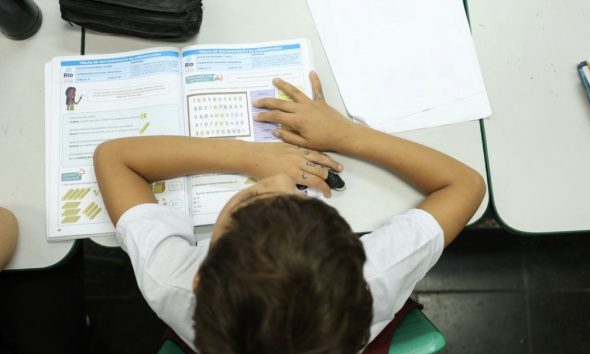 brasil-reduz-atraso-escolar-na