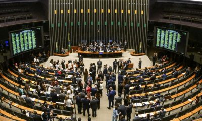 camara-dos-deputados-aprova-re