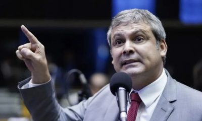 lindbergh-aciona-stf-e-pede-re