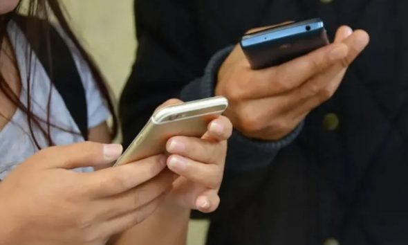 menos-criancas-tem-celular-no-